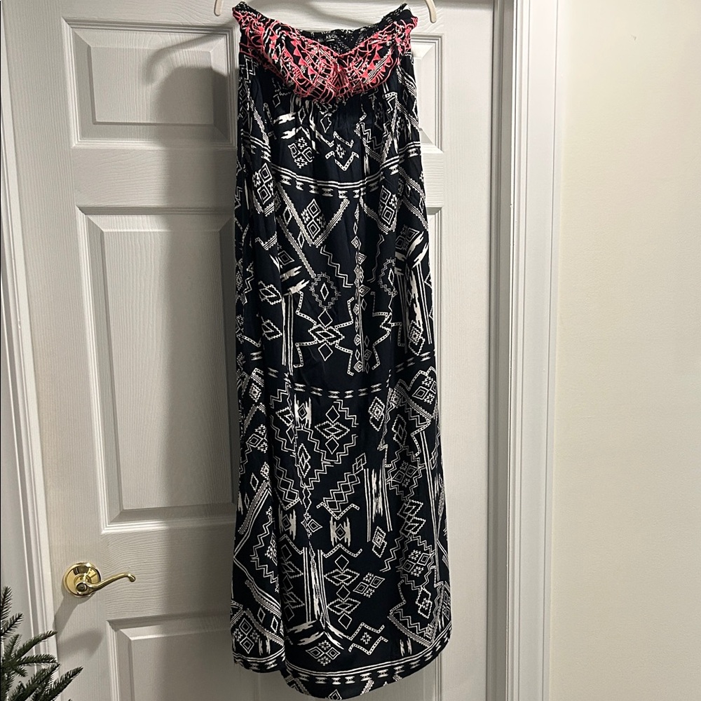 Billabong Black and White Strapless Dress with Pink Accents